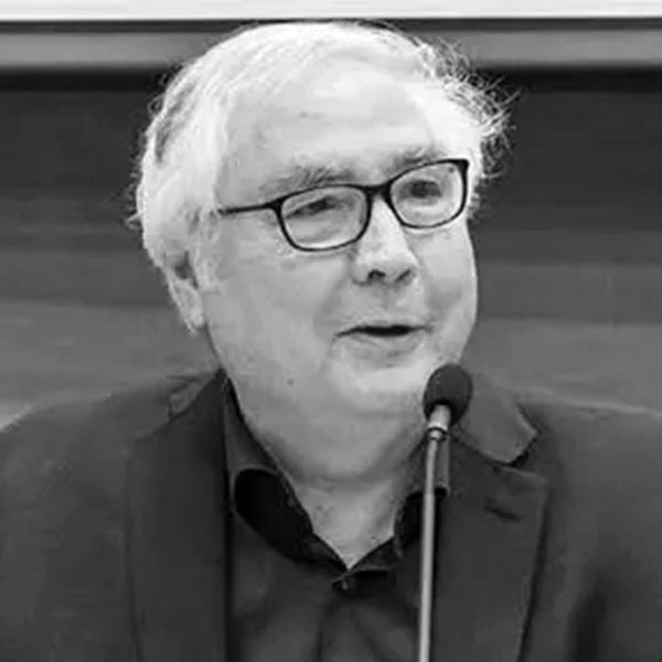 Manuel Castells